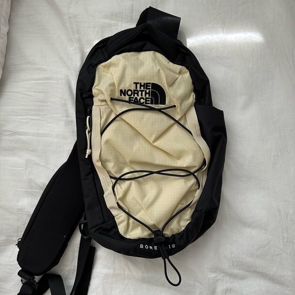 The North Face Borealis Sling Bag - Picture 1 of 6